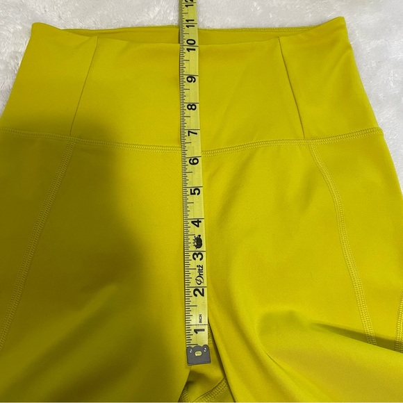 Girlfriend Collective Compression High-Rise Bike Short - Picture 6 of 13